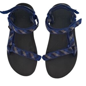 TEVA kid size 3